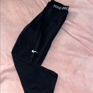 Nike pro Capri. Size medium